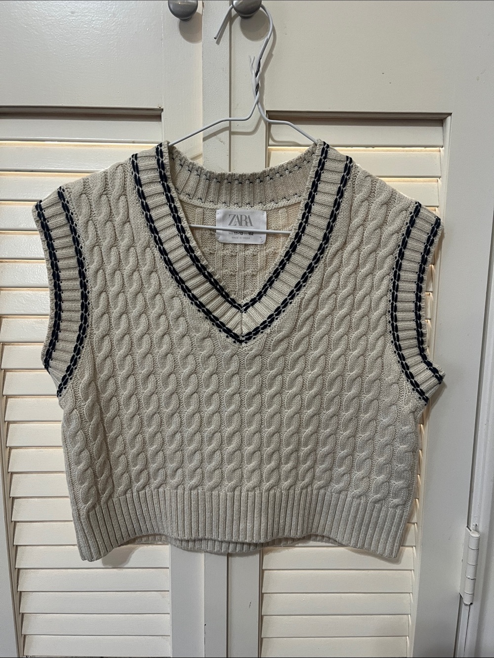 Zara Cream Cable Knit V-Neck Sweater Vest with Dark NavyTrim